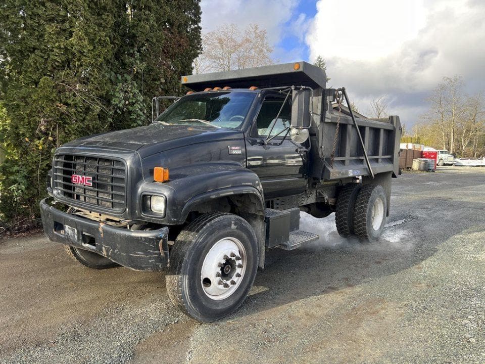 2001 GMC C6500 Dump truck Langley BC
